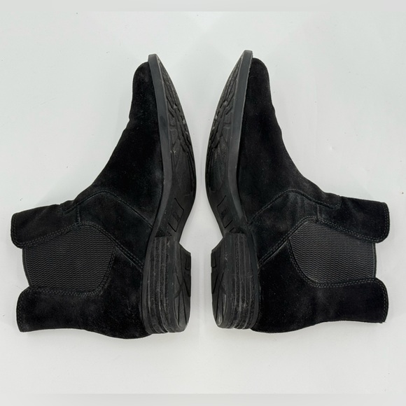 Born Black Suede Chelsea Pull On Boots 9.5 - Picture 6 of 9